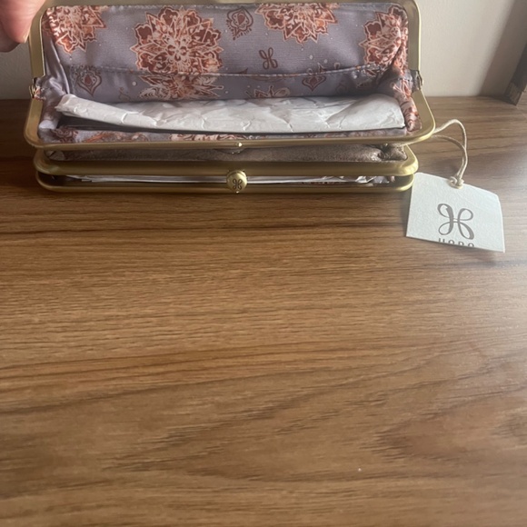 Hobo clutch/wallet - Picture 2 of 4